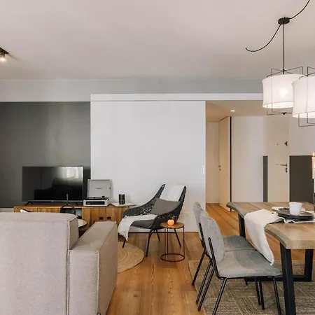 Espot - 2 Bedrooms In Graca Apartamento