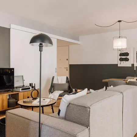 Espot - 2 Bedrooms In Graca Lisboa
