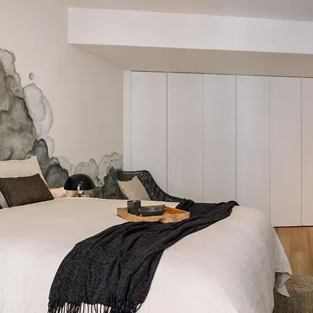 Espot - 2 Bedrooms In Graca ליסבון