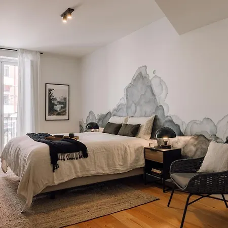 Espot - 2 Bedrooms In Graca * ליסבון